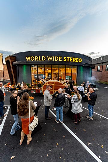 The ultimate PGA Party is here! Enjoy a day of luxury audio, immersive golf viewing, free gourmet food, fun putting challenges, and exclusive giveaways at World Wide Stereo in Wayne. 